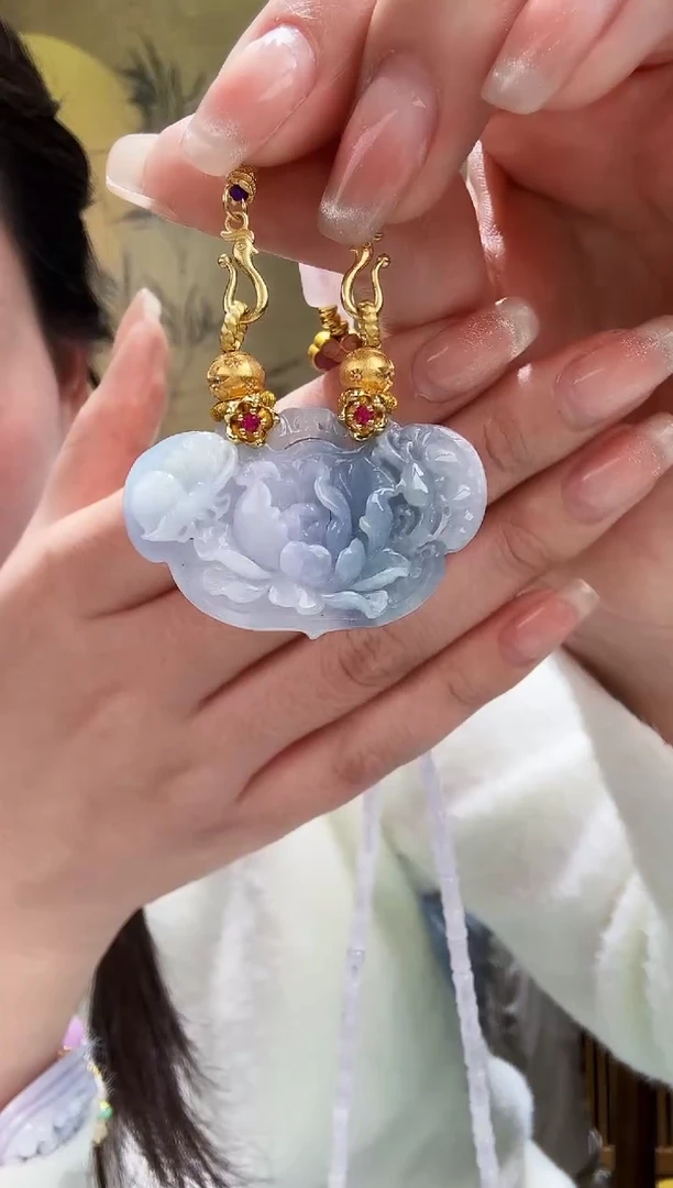 颈饰未镶嵌翡翠吊坠