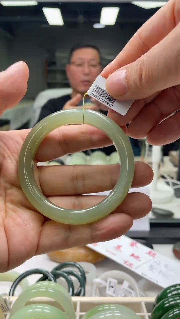 【闪购商品】和田玉手镯未镶嵌编码9967 圈口56-57