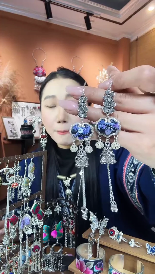 【闪购商品】刺绣纯手工民族风耳环