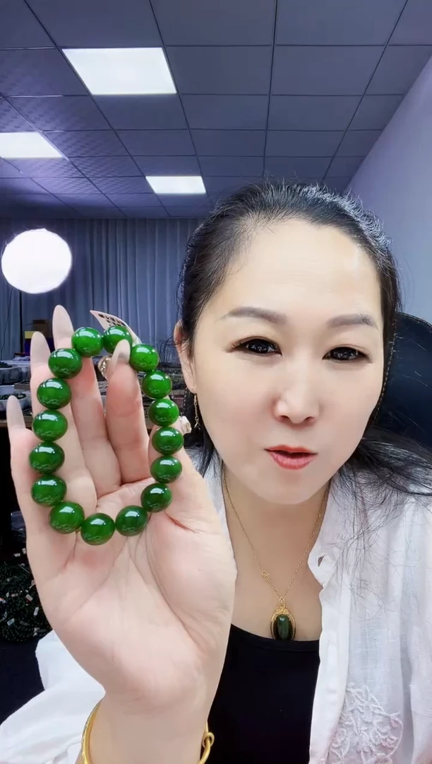 未镶嵌手串和田玉纯天然和田玉俄7碧冰底红皮辣阳绿13
