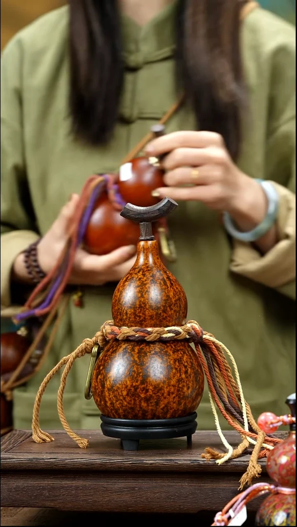 YN011简约大漆款天然酒葫芦（一物一拍）