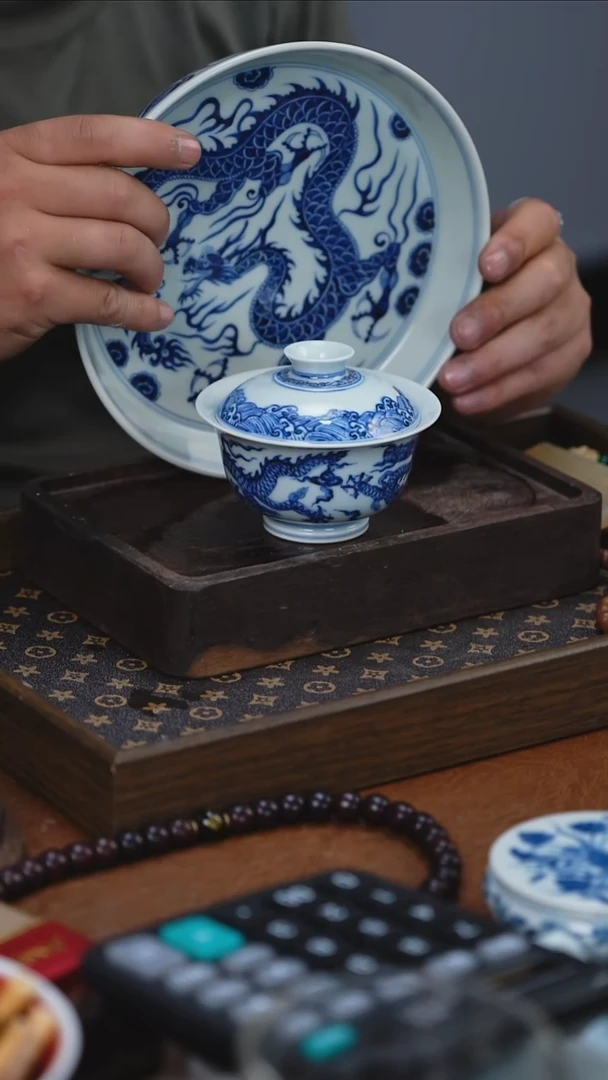 青花龙纹盖碗+壶承