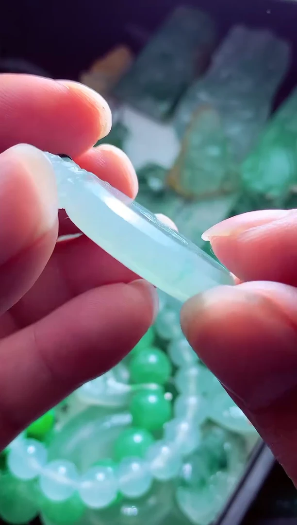 未镶嵌定制翡翠无*?翡翠毛货定制