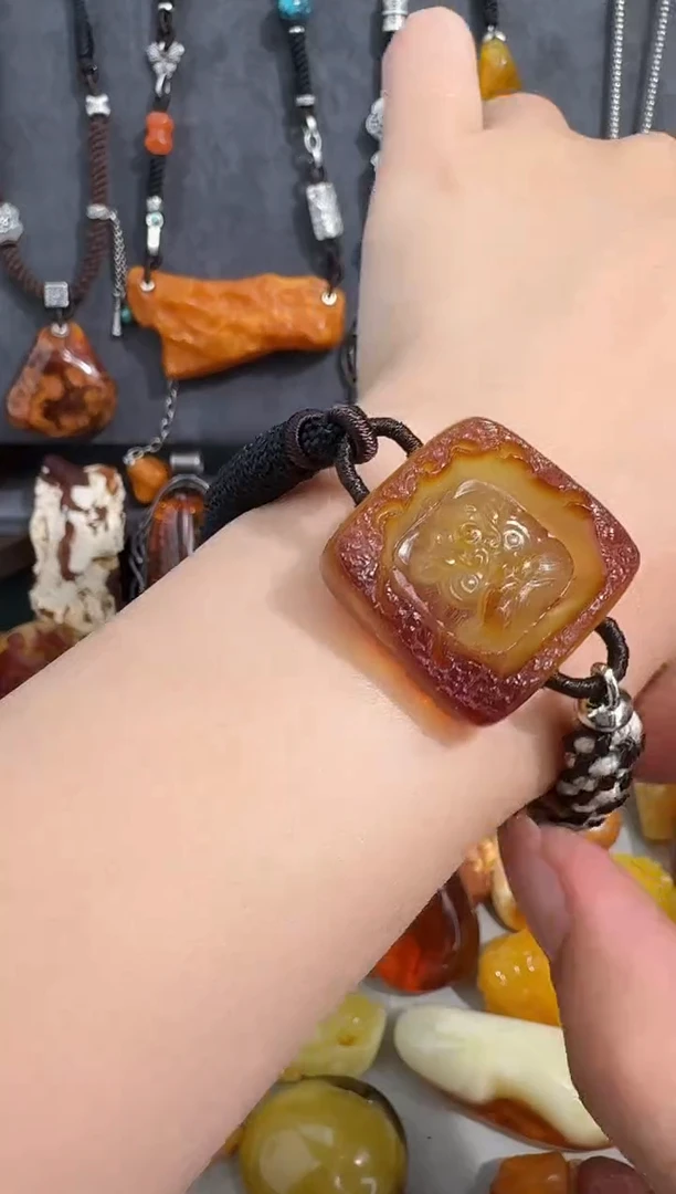 未镶嵌琥珀裸石秋**然琥珀