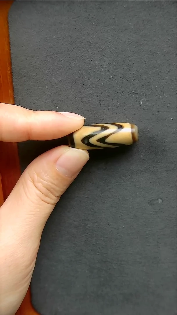 【闪购商品】玛瑙/玉髓珠宝半成品未镶嵌上肯水纹牙牙10*30