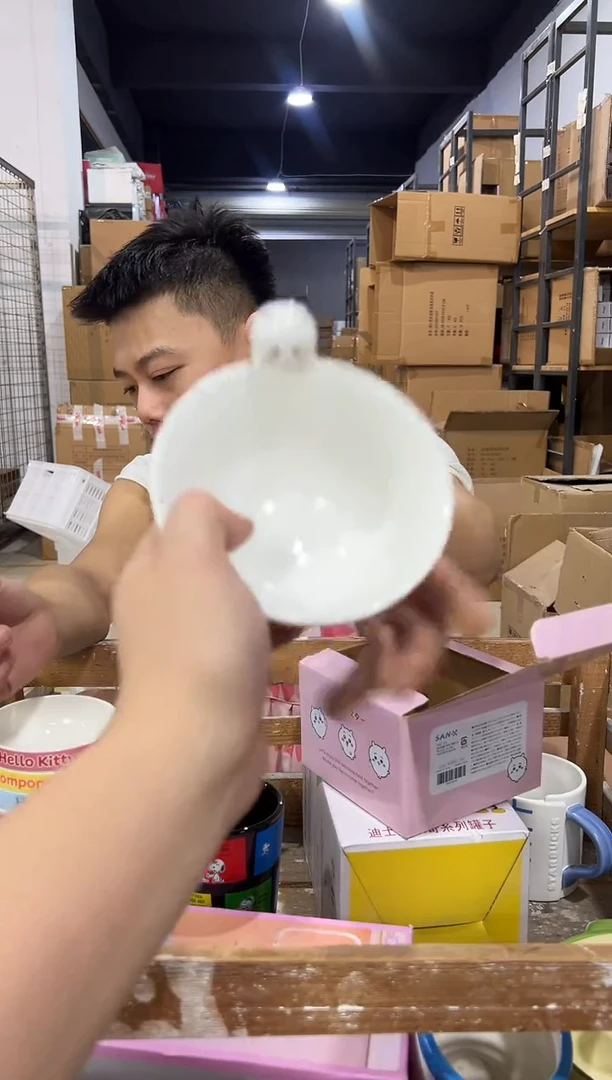 瓷片原盒吉伊公仔碗