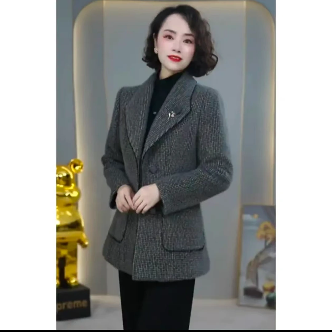 【新品上市】2025秋冬季时尚洋气中年妈妈贵气修身显瘦短款外套女