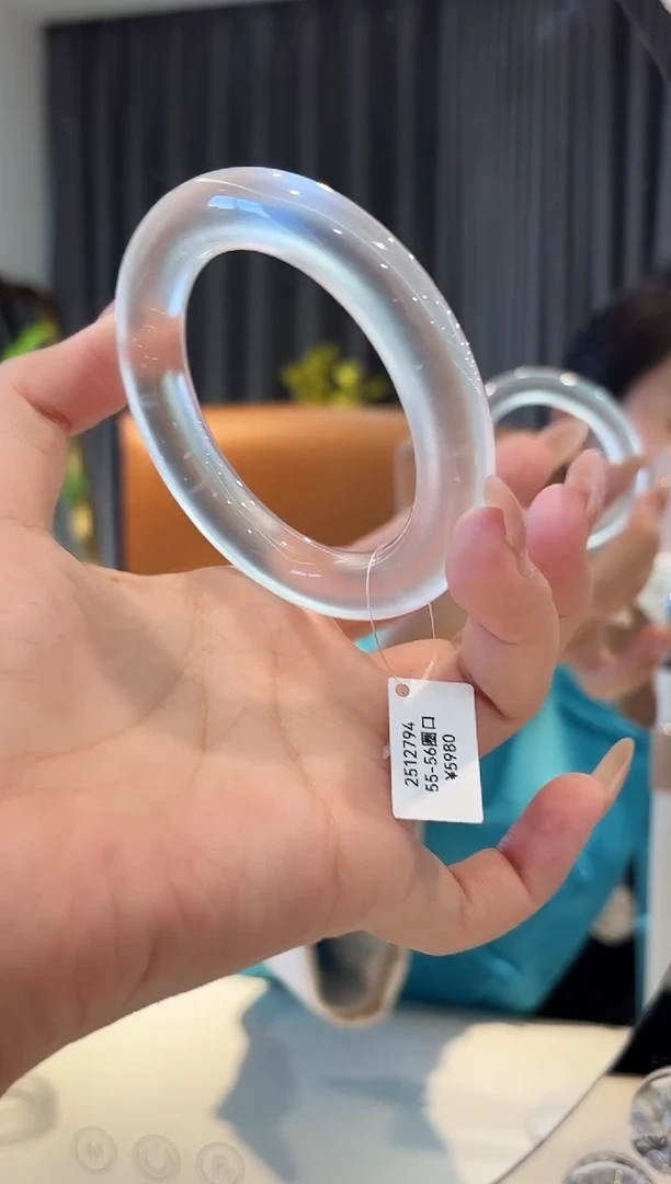 未镶嵌手镯石英质玉12794