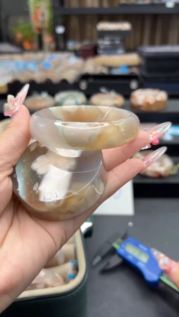 未镶嵌手镯石英质玉113(58圈赠送镯心)