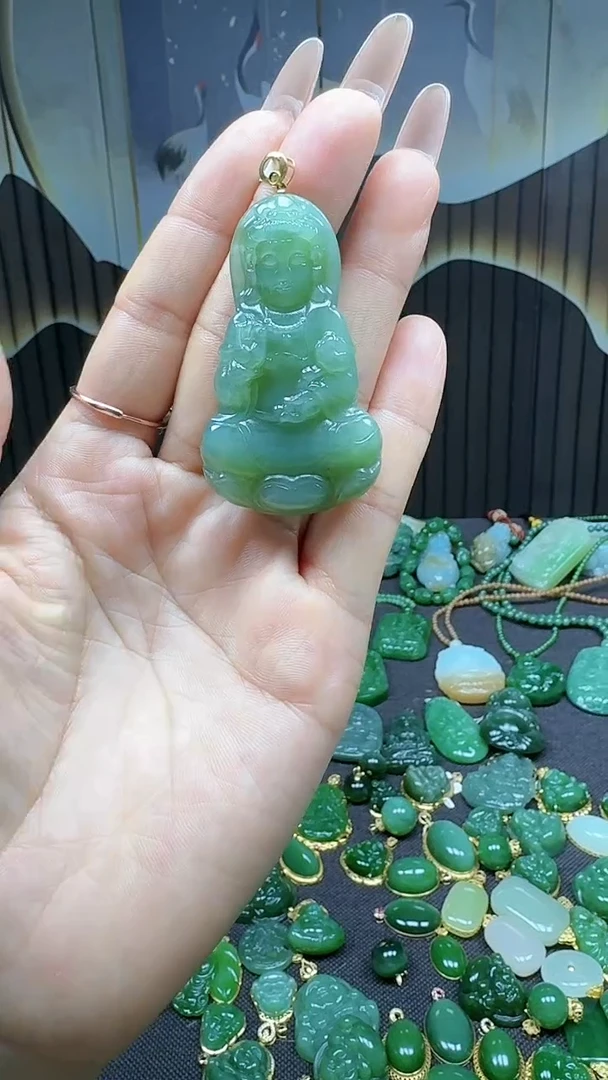 【闪购商品】和田玉吊坠(赠链)18K金镶嵌1