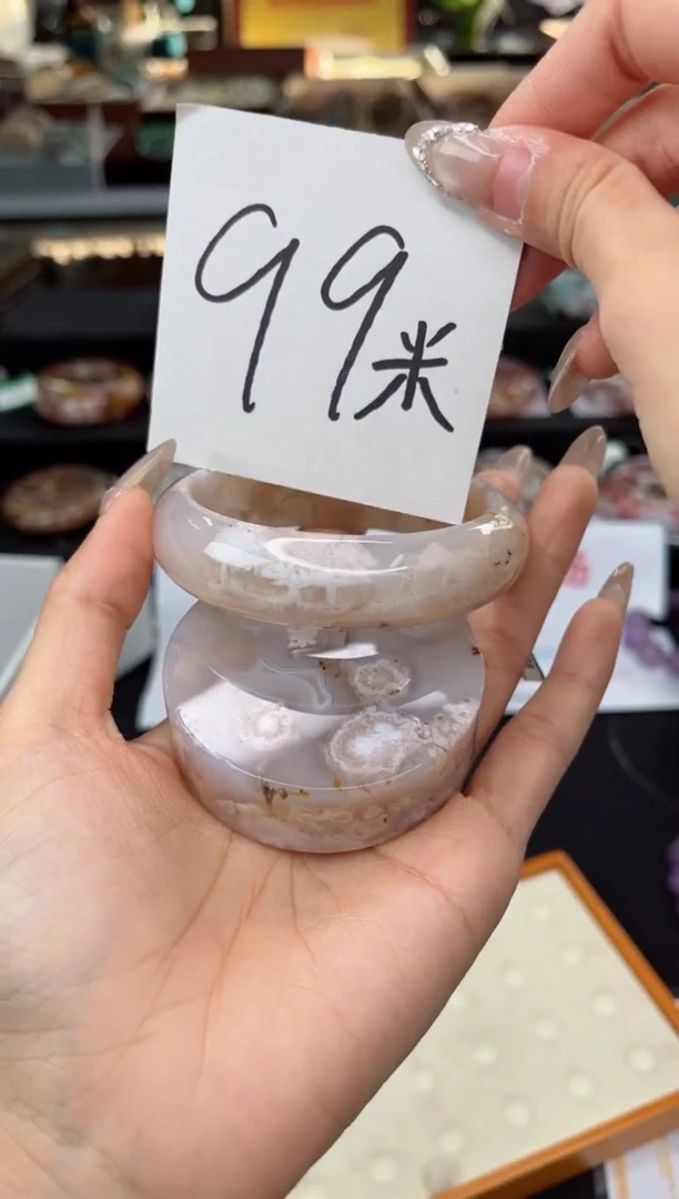 【闪购商品】石英质玉手镯未镶嵌61圈口（不退不换）1681287
