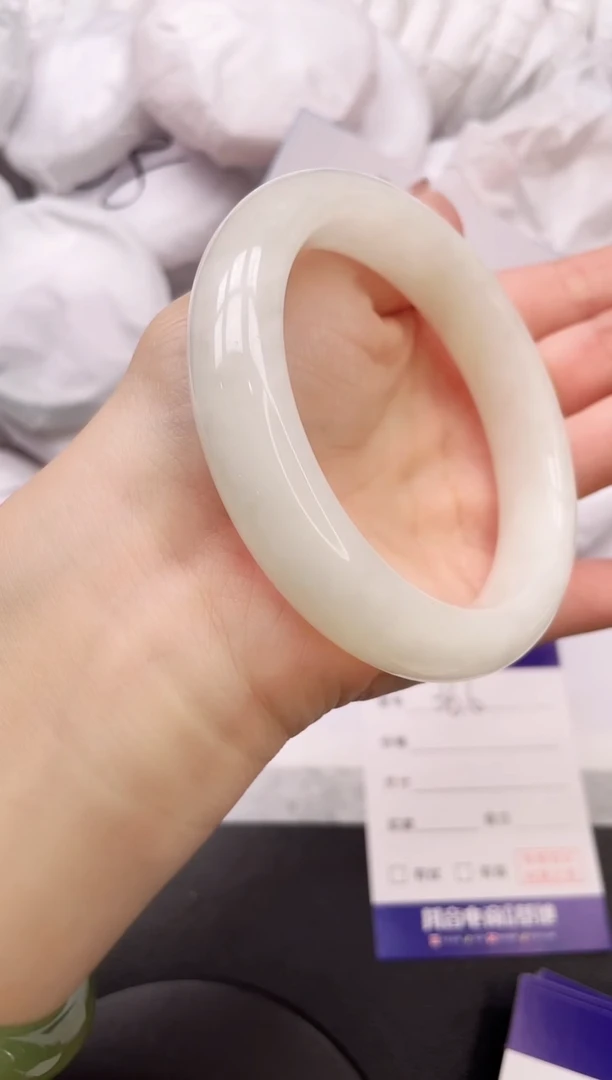 【闪购商品】和田玉手镯未镶嵌20K366-62