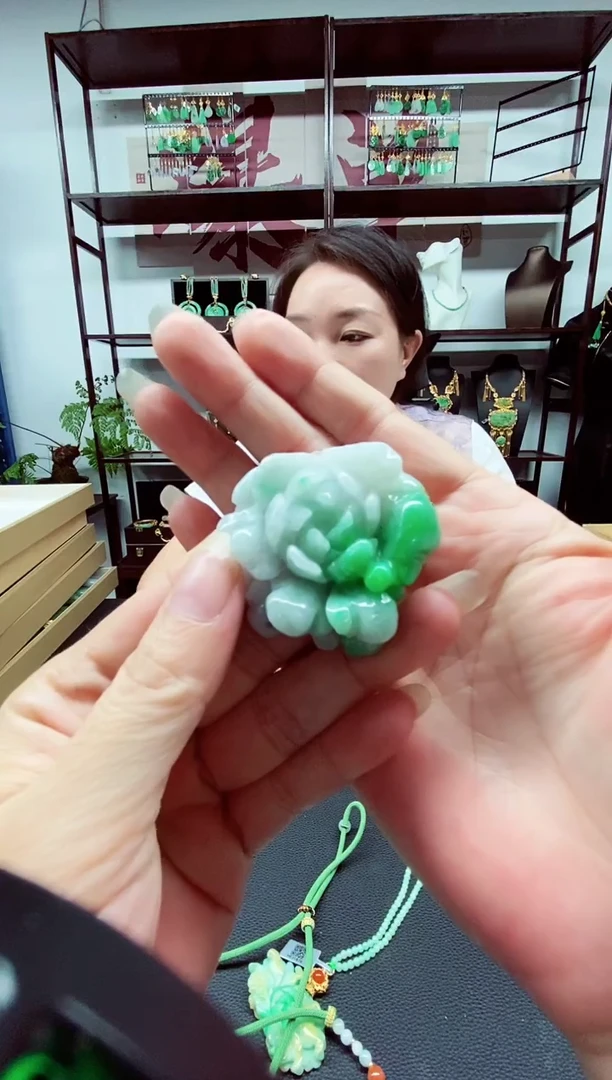 翡翠未镶嵌颈饰翡翠吊坠