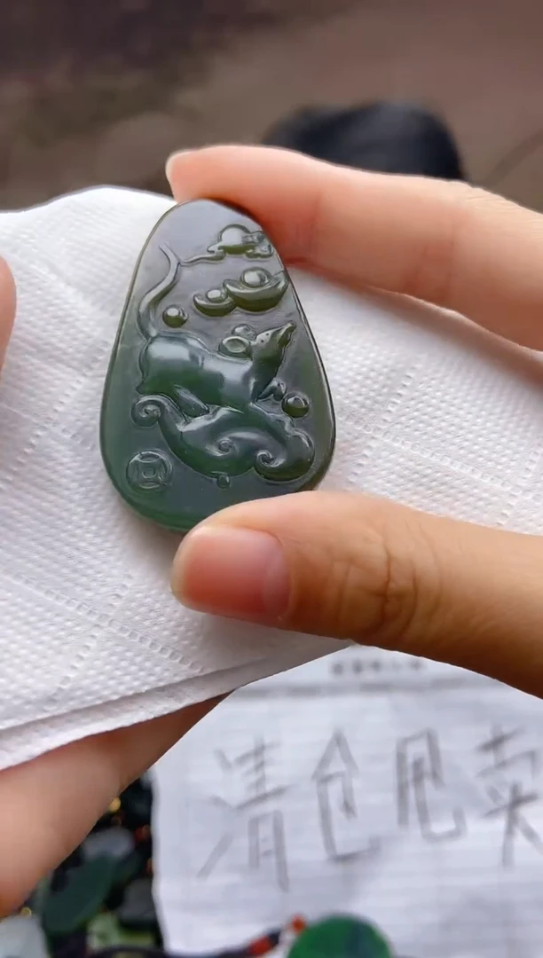 颈饰未镶嵌和田玉1