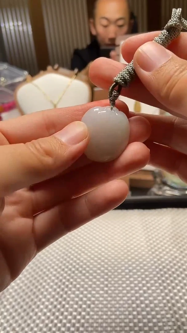 吊坠(不含链)未镶嵌翡翠翡翠小寿桃-宽28.9长31