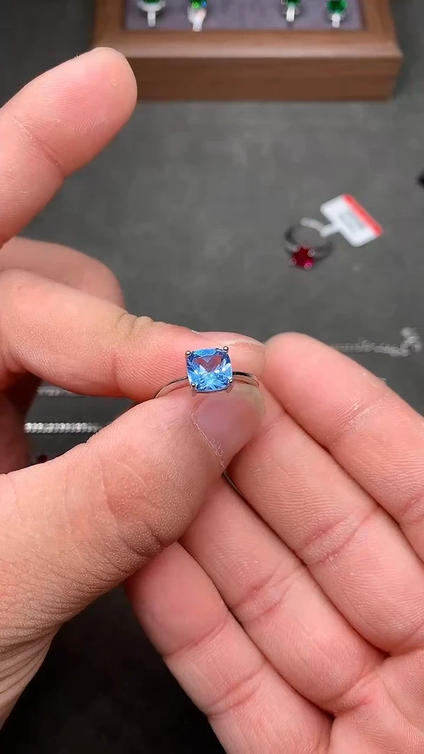 【闪购商品】海蓝宝石戒圈银S925镶嵌........