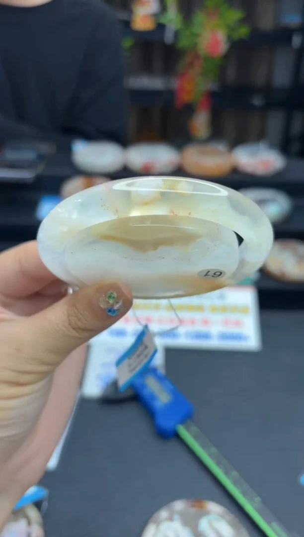 【闪购商品】石英质玉手镯未镶嵌2240（61圈赠送镯心）