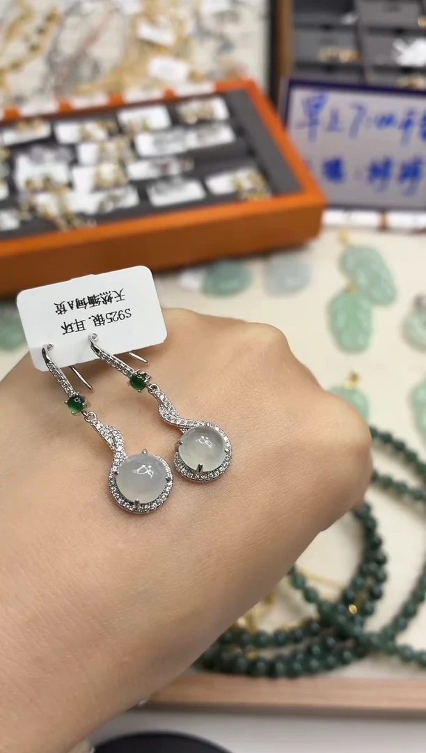 颈饰银S925镶嵌翡翠1111111111