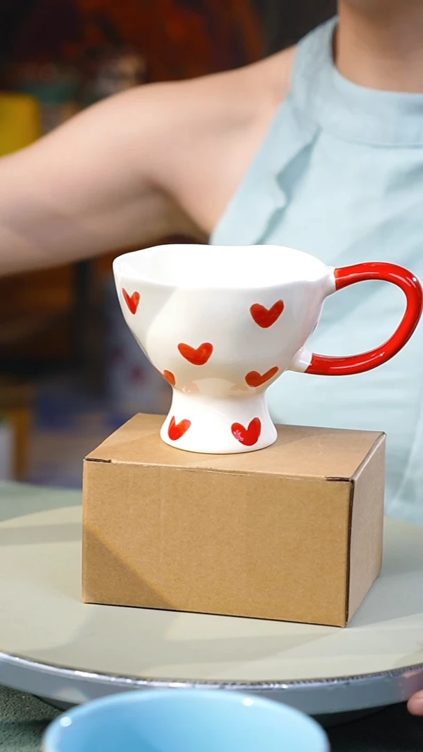【闪购商品】爱心高杯|纯手绘正品高货