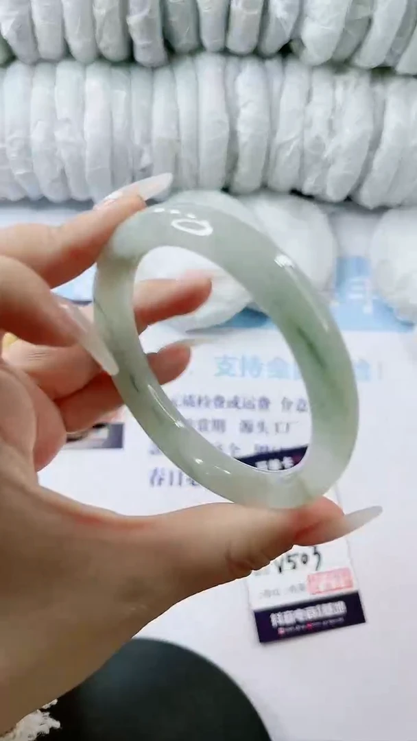 【闪购商品】石英质玉手镯未镶嵌多样性发货V503