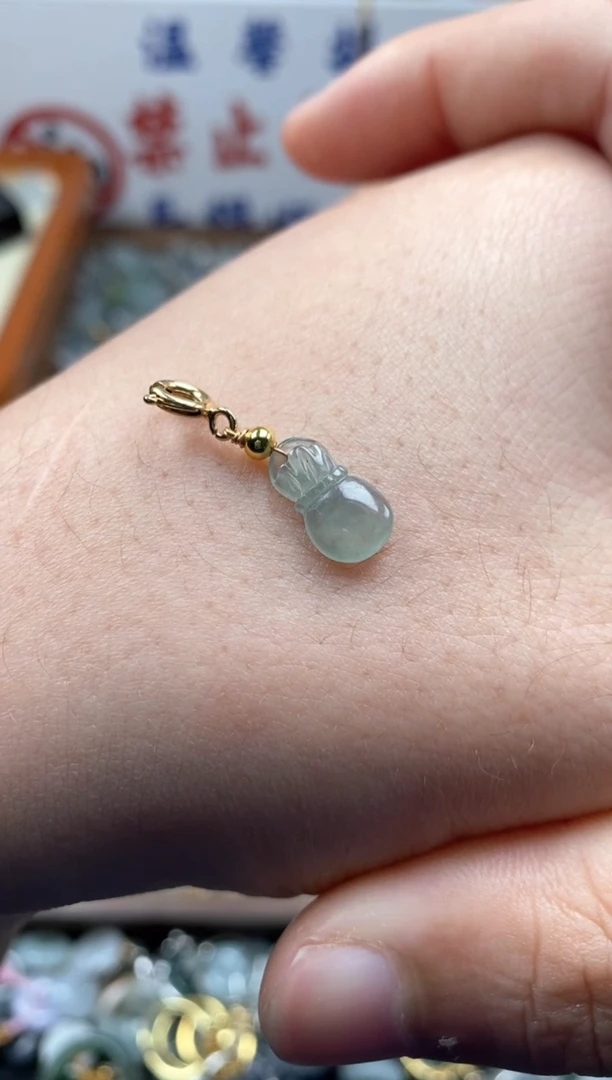 【闪购商品】翡翠颈饰未镶嵌哥哥