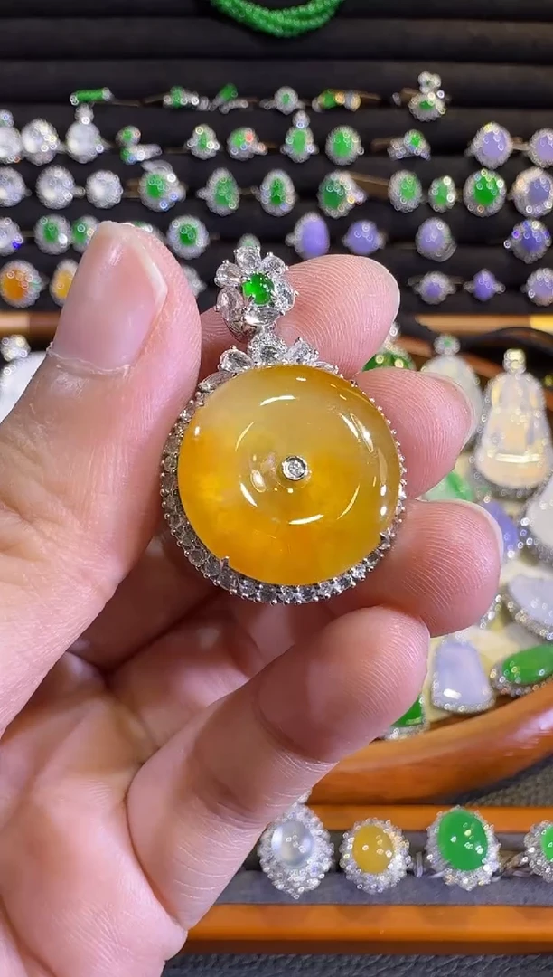 翡翠18K金镶嵌吊坠(赠链)冰糖黄平安扣吊坠