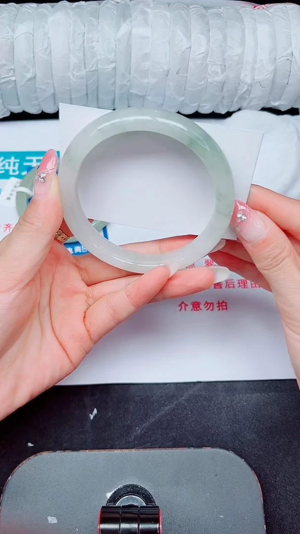 未镶嵌手镯石英质玉130-64/65