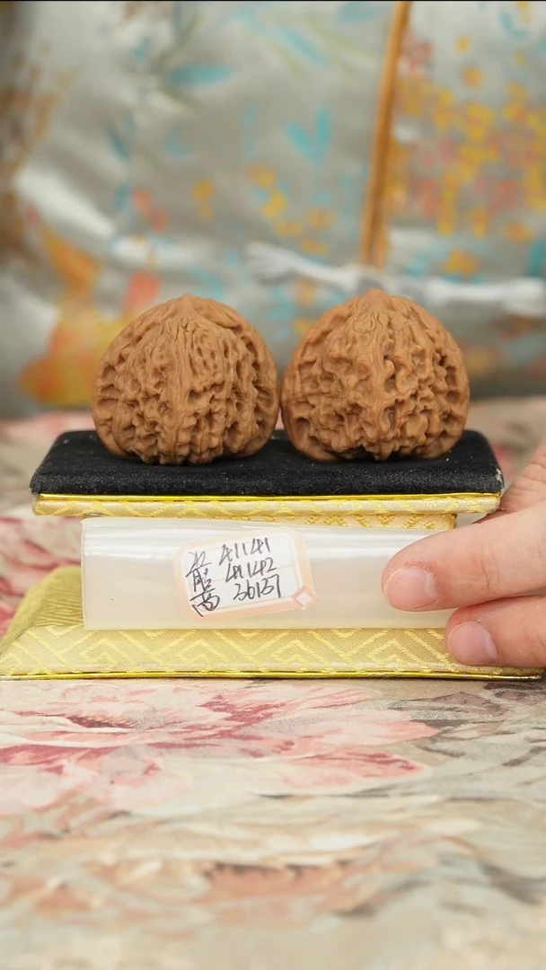 【闪购商品】文玩核桃把件赵喜满南将石