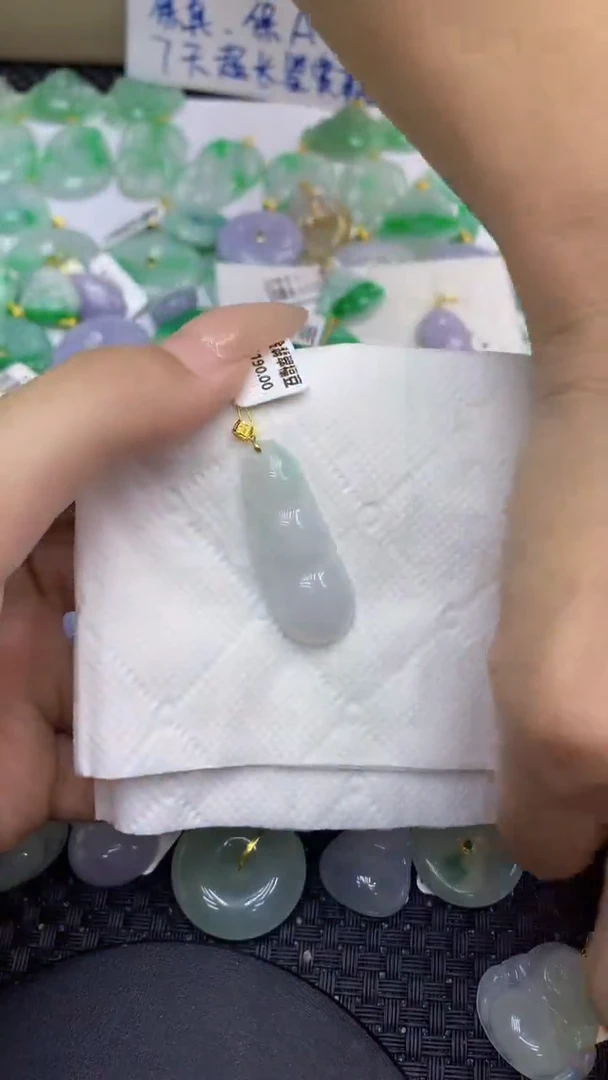 颈饰18K金镶嵌翡翠天然缅甸A货翡翠