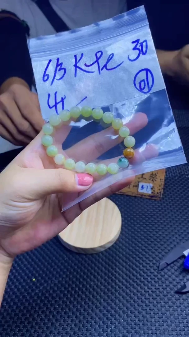 定制翡翠未镶嵌天然缅甸A货翡翠，多样性发货只发其一