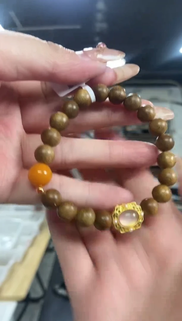 【闪购商品】蜜蜡裸石未镶嵌多样性发其一颜色微差