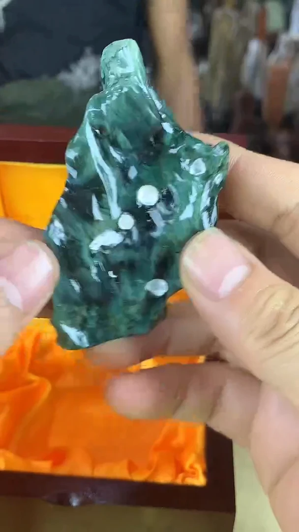 缅甸天然树化玉挂件