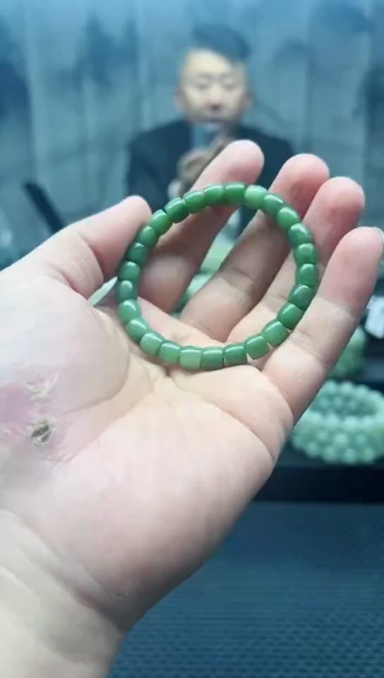 未镶嵌手串和田玉碧玉有裂直切卡8纯天然