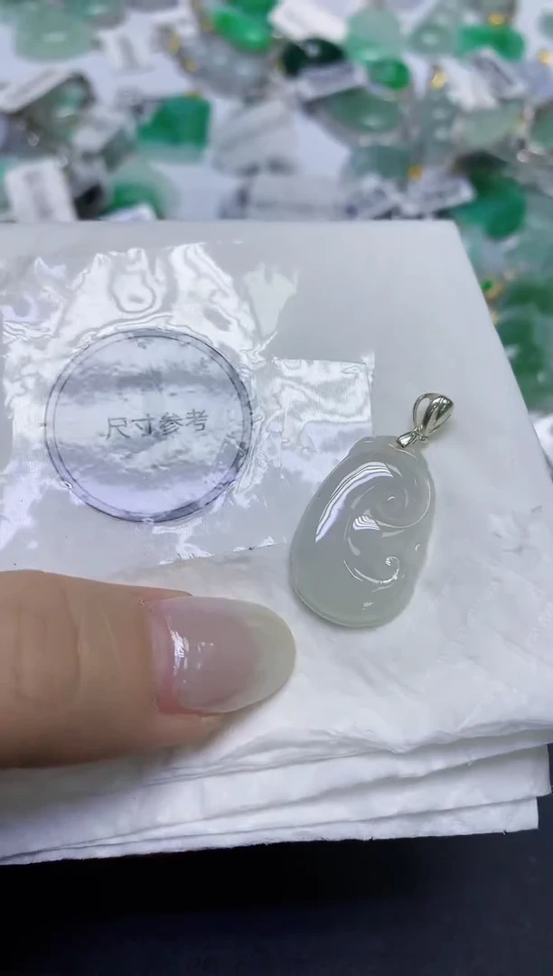颈饰未镶嵌翡翠天然缅甸翡翠A货百元以上9元证书费自理