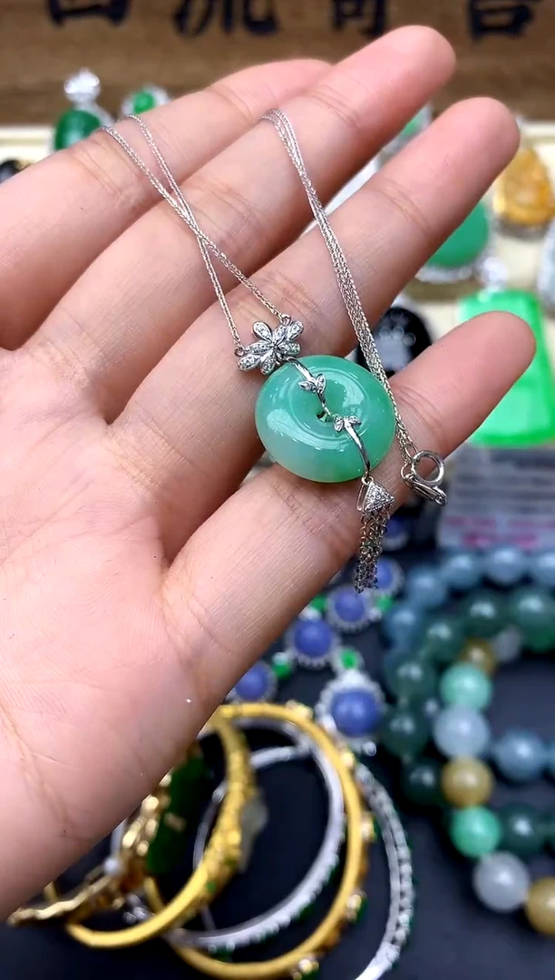 【闪购商品】翡翠颈饰18K金镶嵌82-中国好珍宝