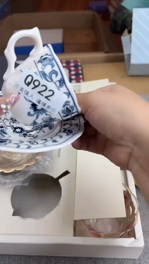 瓷片S****姐922Q