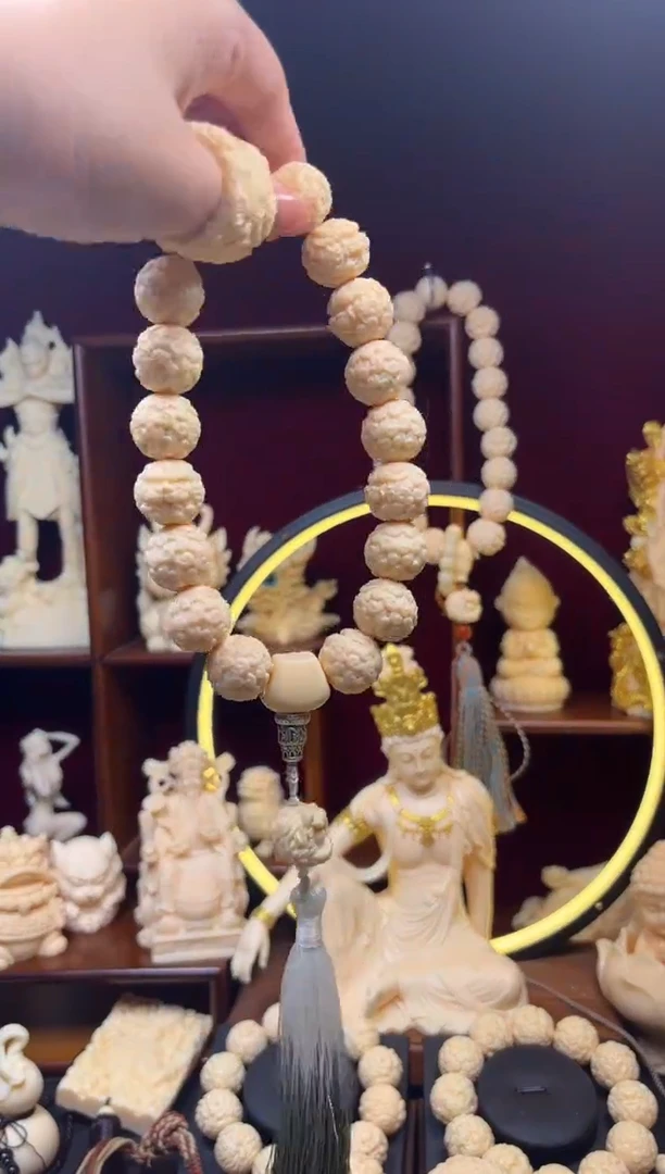 象牙果绿色 手持