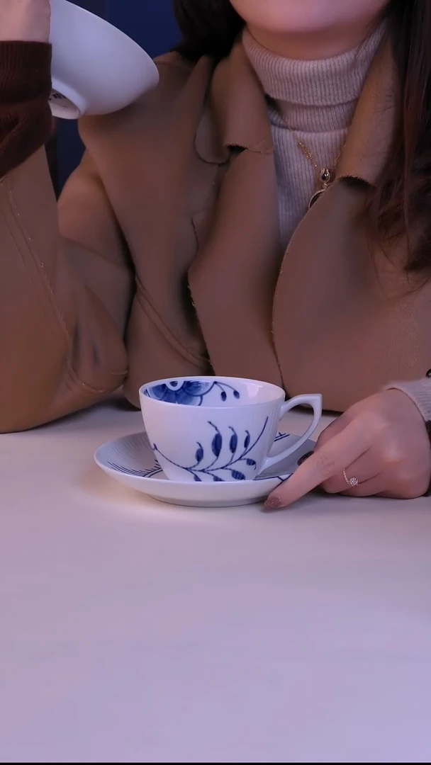 每天早上六点（大唐草 杯碟）