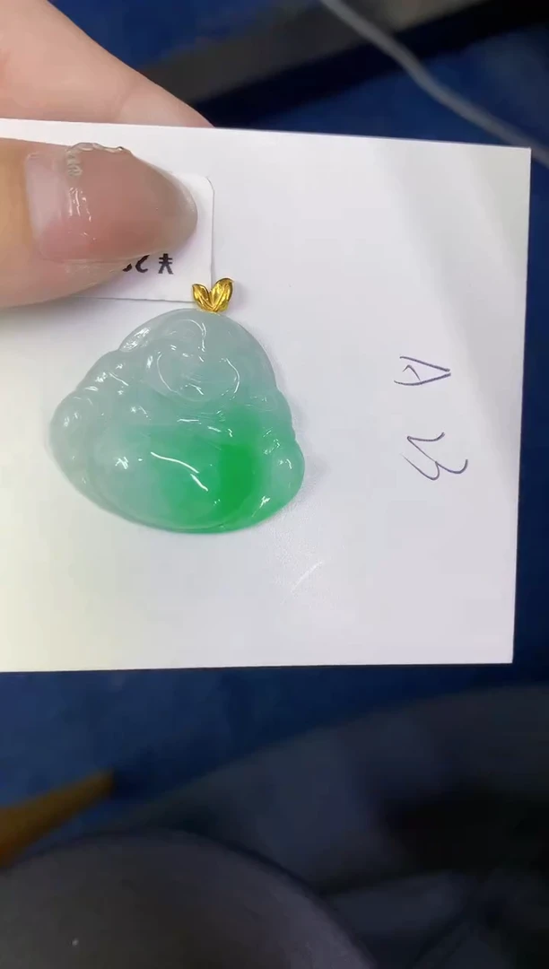 颈饰18K金镶嵌翡翠缅甸天然翡翠a货