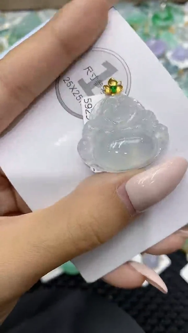 颈饰18K金镶嵌翡翠111111111111