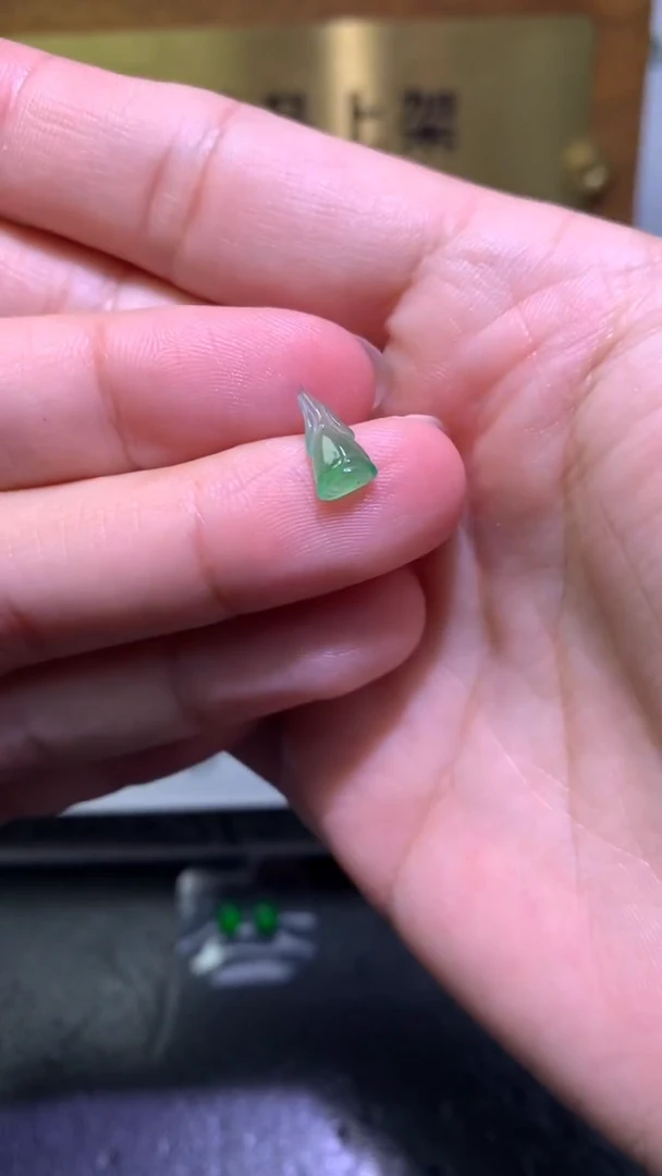 未镶嵌定制翡翠毛货