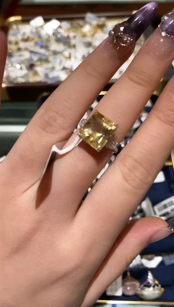 银S925镶嵌戒指黄晶楚楚珠宝中古甄选不退换