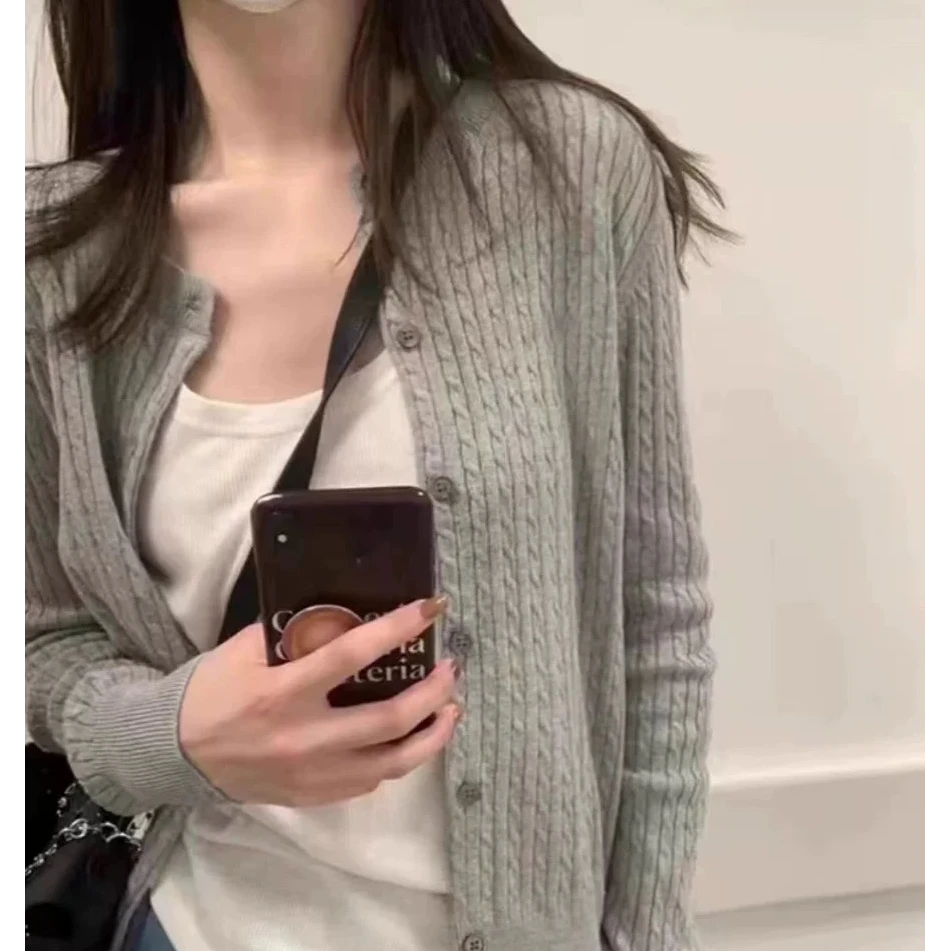 福利--春季长袖针织百搭开衫圆领宽松显瘦小众复古法式外套女上衣