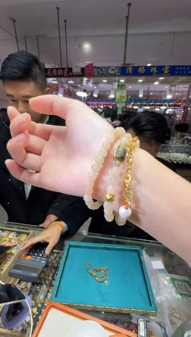 未镶嵌手链和田玉多样性发一件 569