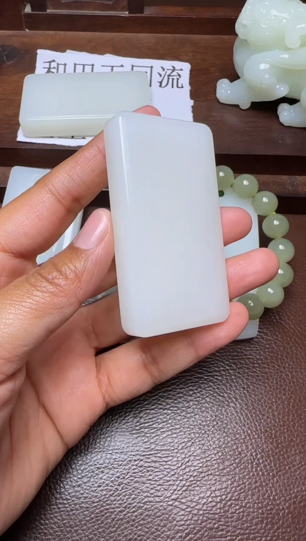 未镶嵌和田玉挂件和田玉挂件