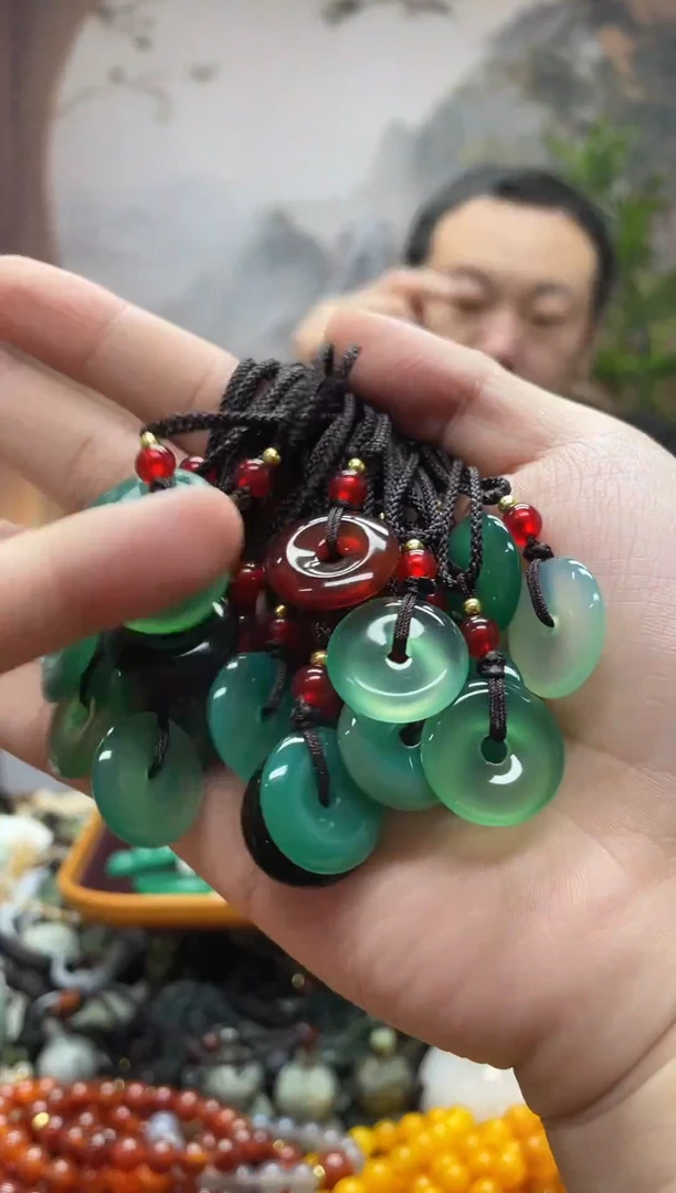 未镶嵌颈饰玛瑙/玉髓多样性发货，拍一发一
