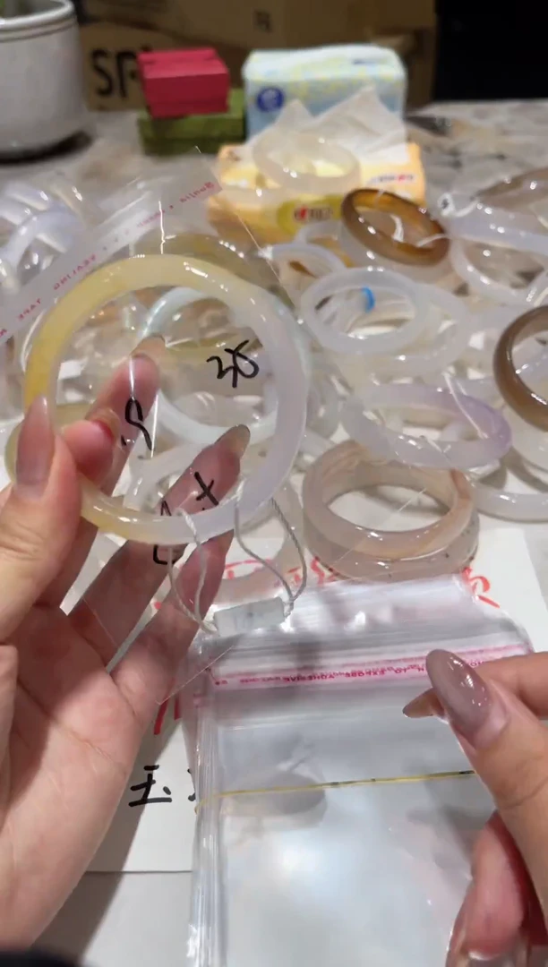 手镯玛瑙/玉髓未镶嵌079