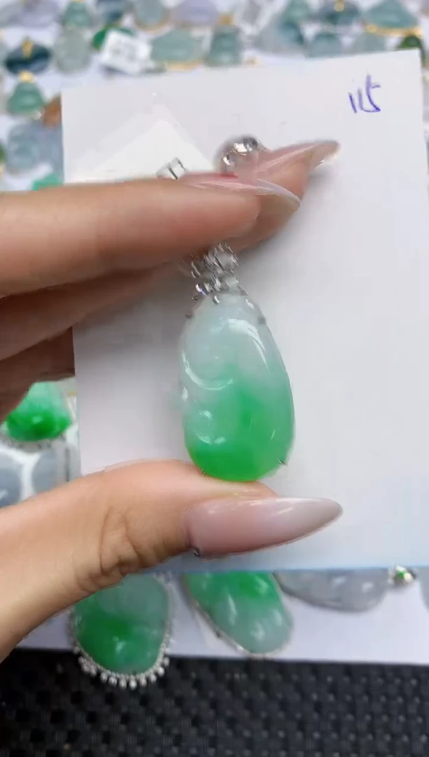 【闪购商品】翡翠颈饰18K金镶嵌天然翡翠A货