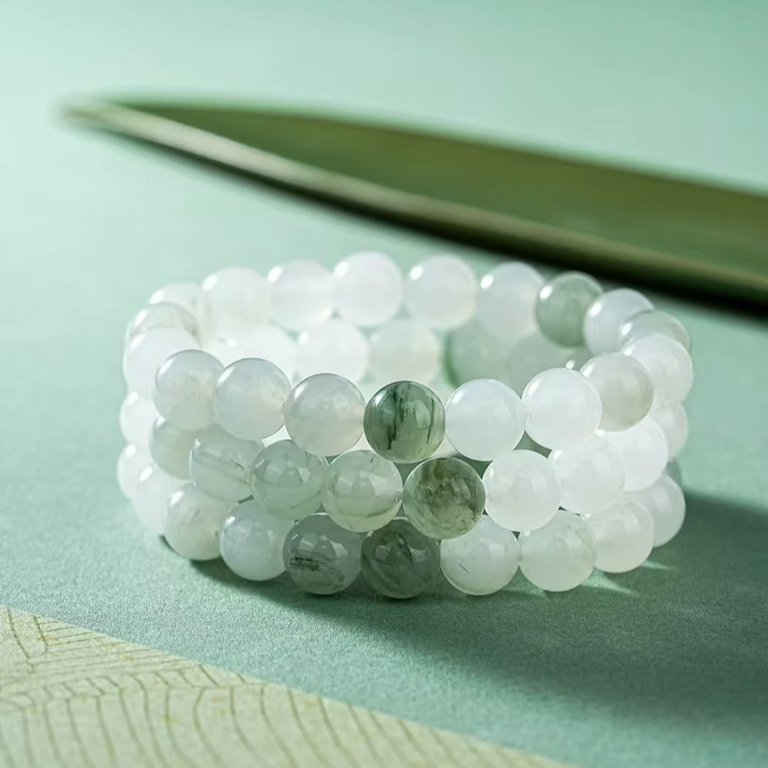 天山翠手链冰透精美白色女士飘绿