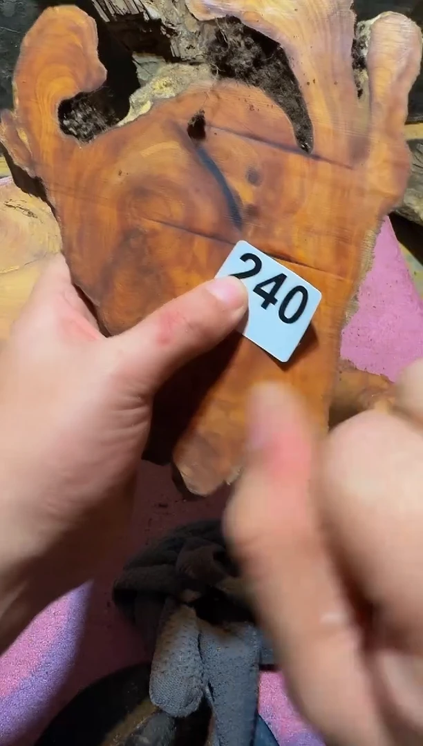 柏木鲤**海太行陈化崖柏现切！厚2.0掏1.8  随机一片！（1单1片）240